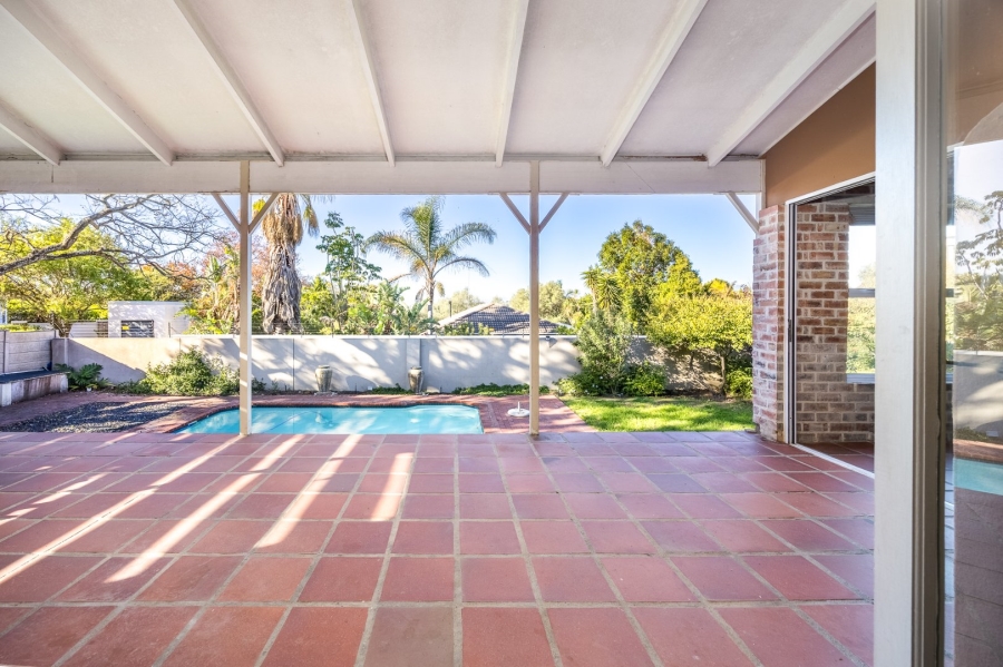 4 Bedroom Property for Sale in Vierlanden Western Cape